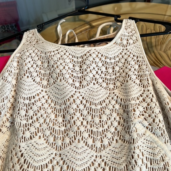 Off white lace ,, beautiful soft falling dress - Picture 7 of 7